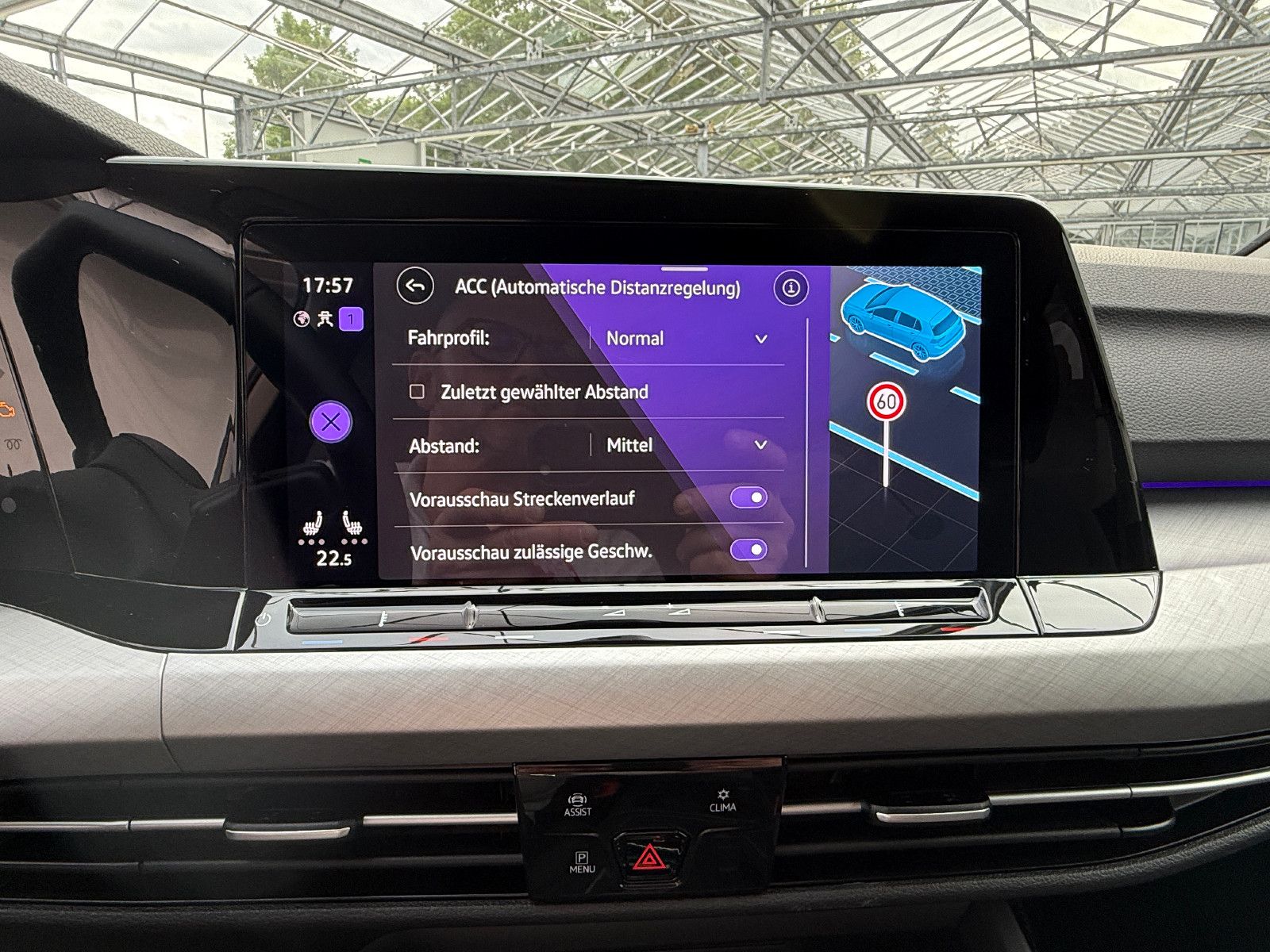 Volkswagen Golf VIII Var. TDI DSG Life - Samsaru's Car Outlet
