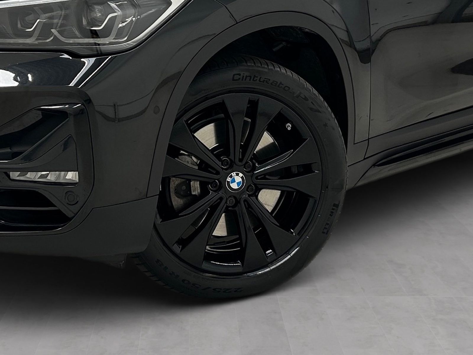 BMW X1 xDrive20i Sport Line - Samsaru's Car Outlet