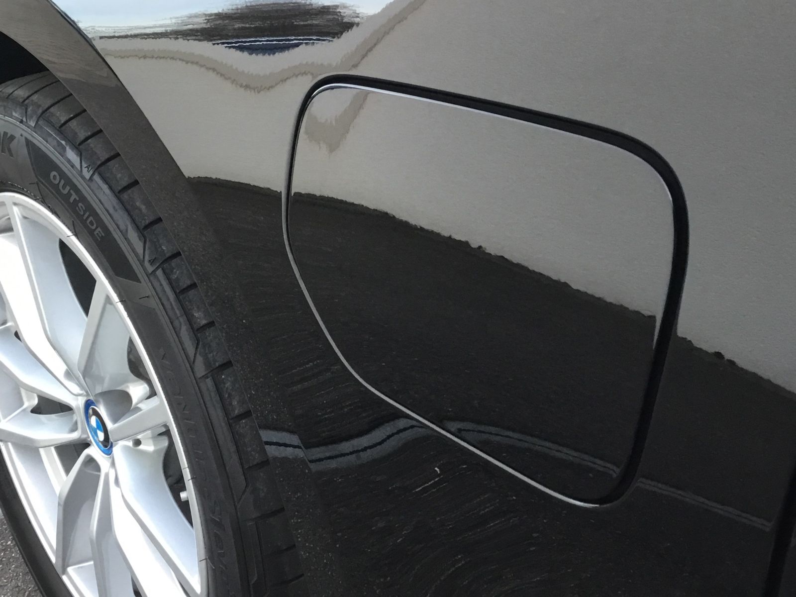 BMW 330e xDrive Touring LC PROF+HUD+PANO+AHK+KAMERA