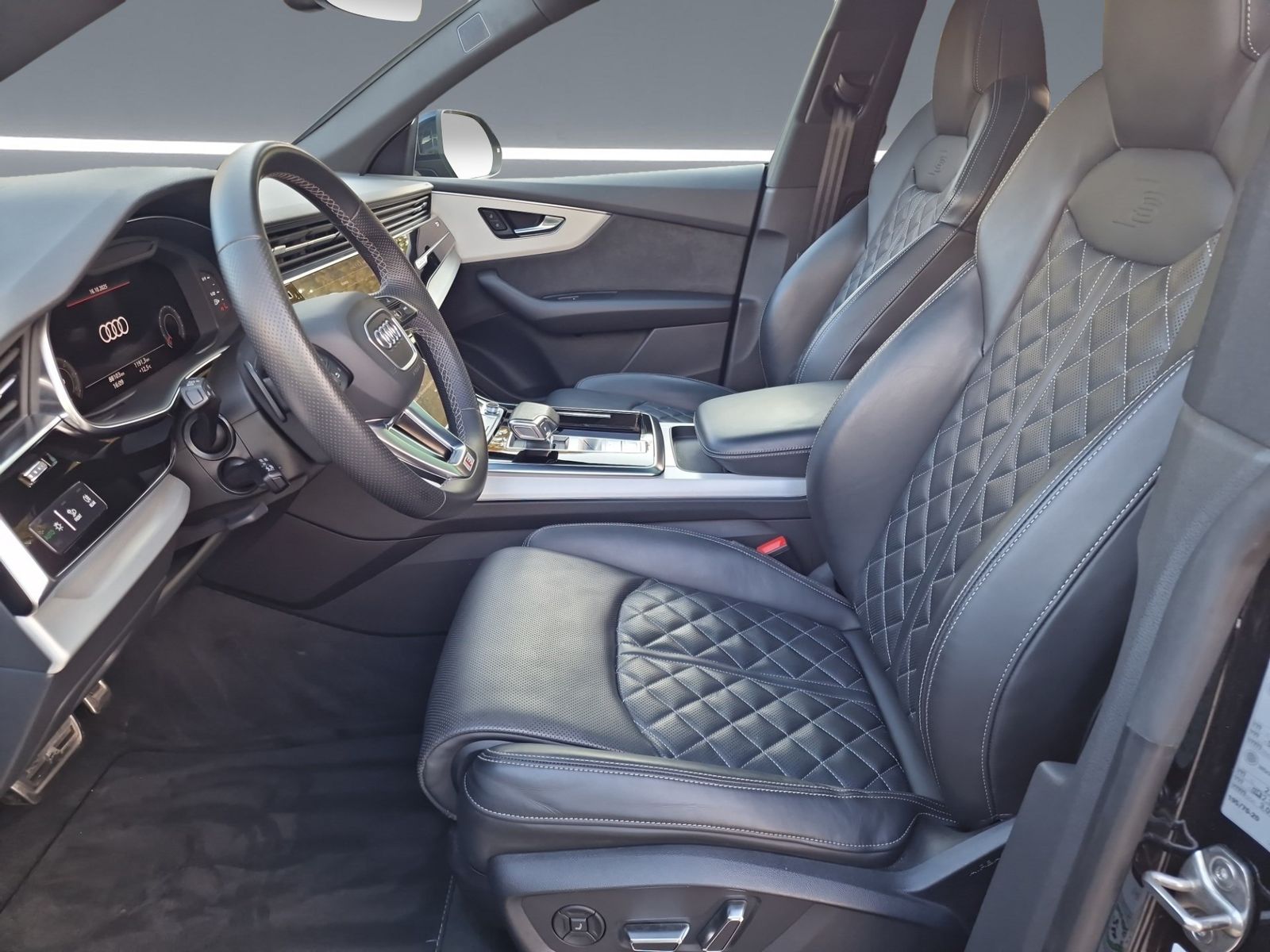 Audi Q8 50 TDI qu 3x S line HD-MATRIX Pano S-Sitz 23"