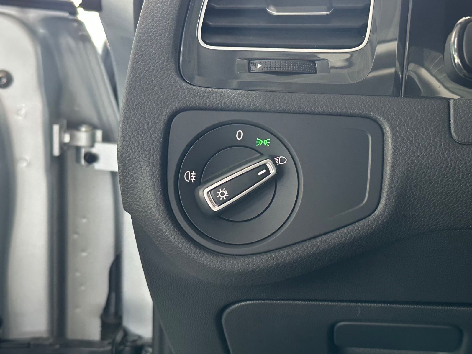 Volkswagen Golf VII 2.0 TDI Var. Comfortline - Samsaru's Car Outlet