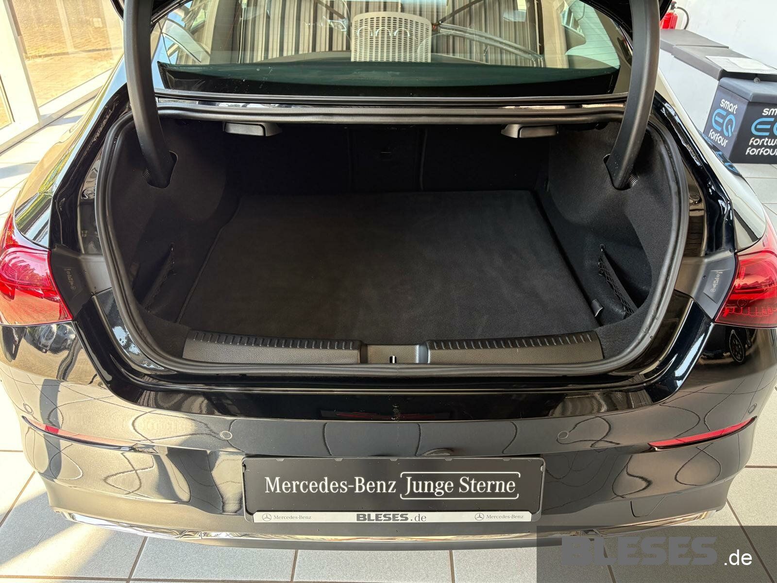 Mercedes-Benz CLA 180 Coupé - Samsaru's Car Outlet