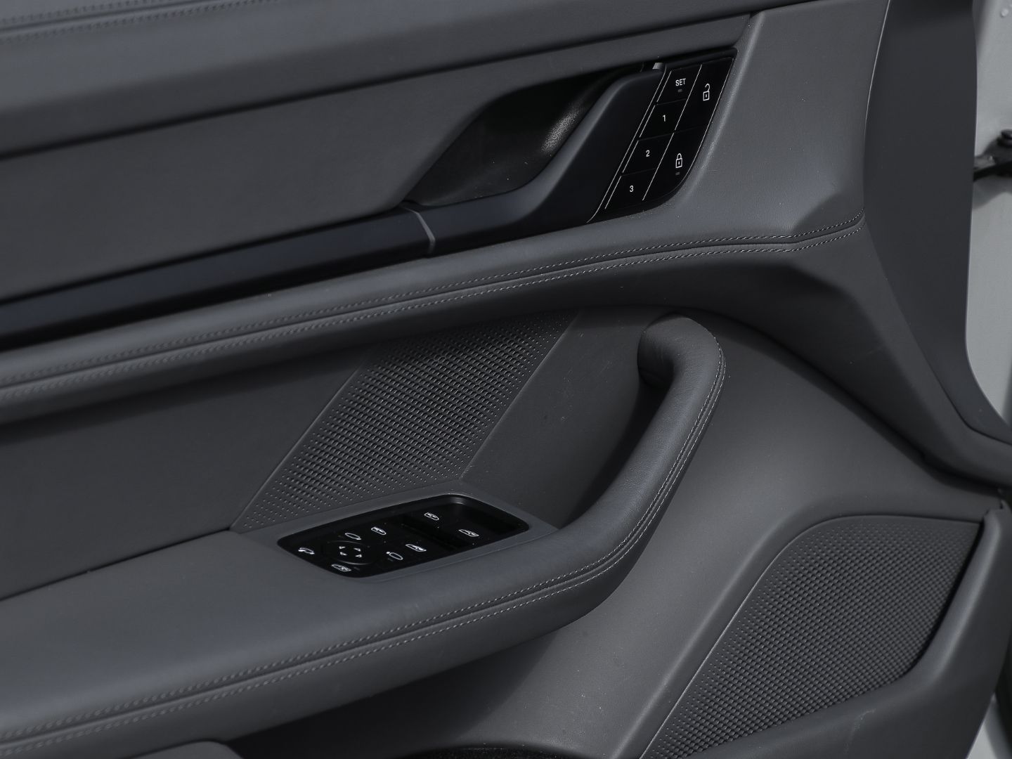 Porsche Taycan GTS Surround-View InnoDrive Sitzbelüftung