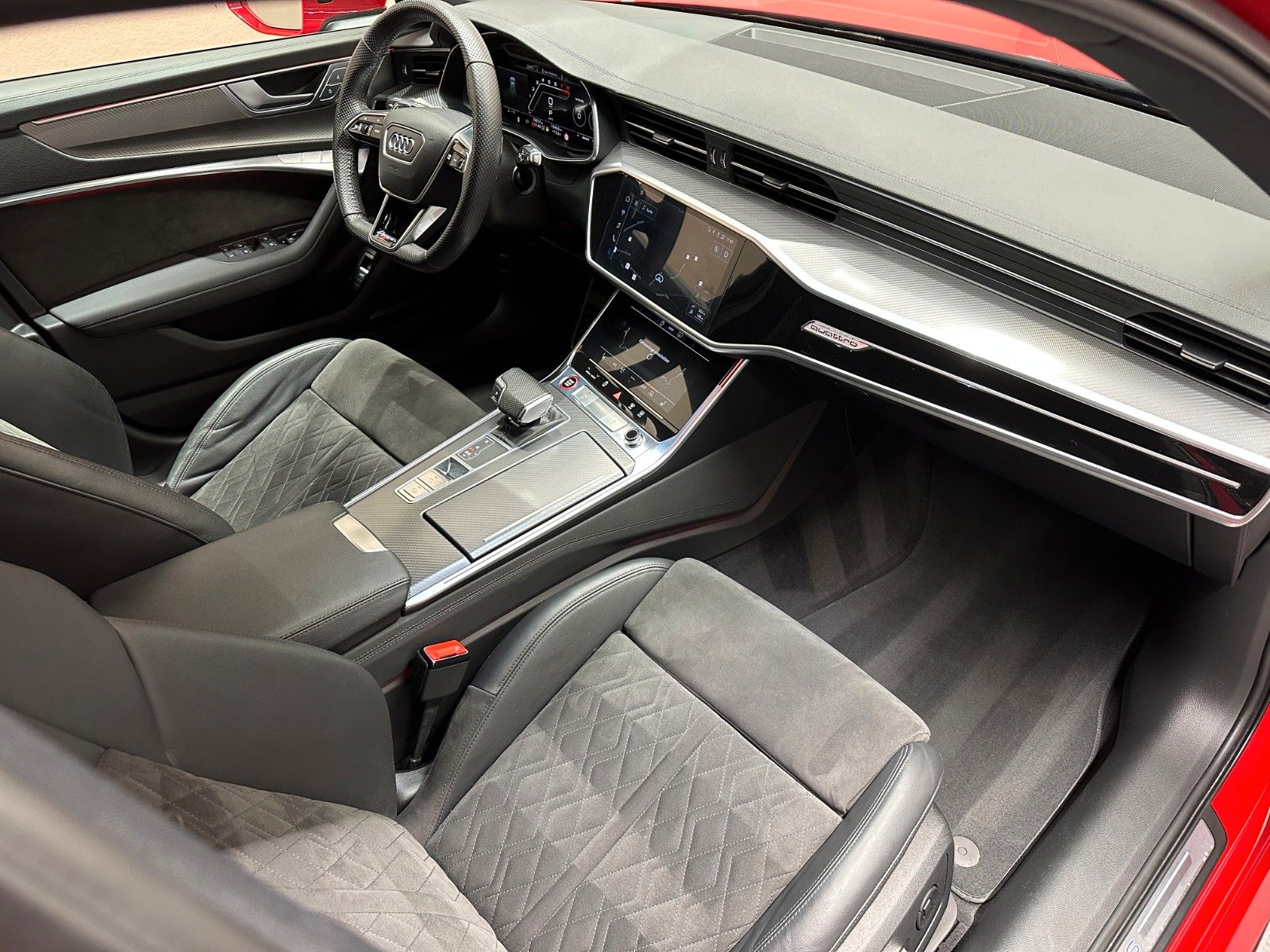Audi RS6 Avant 4.0 TFSI quattro *1. HAND*B&O*KERAMIK*