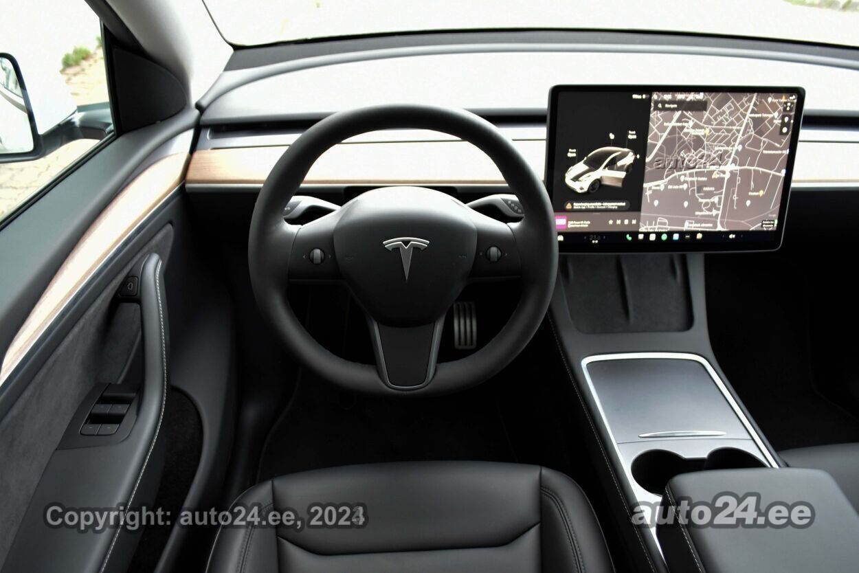 Tesla Model Y PERFORMANCE Dual AWD Long range