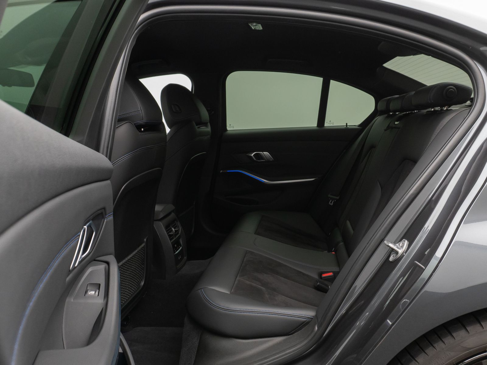 BMW 330i xD M Sport - Samsaru's Car Outlet