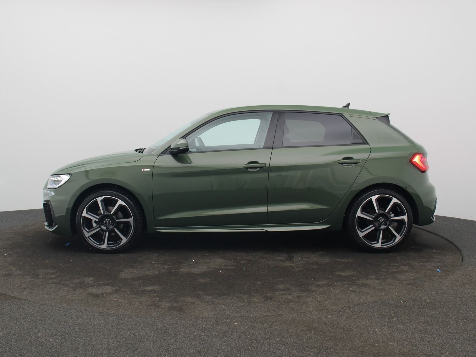 Audi A1 Sportback S-Line 35 TFSI S-tronic / LED, RFK