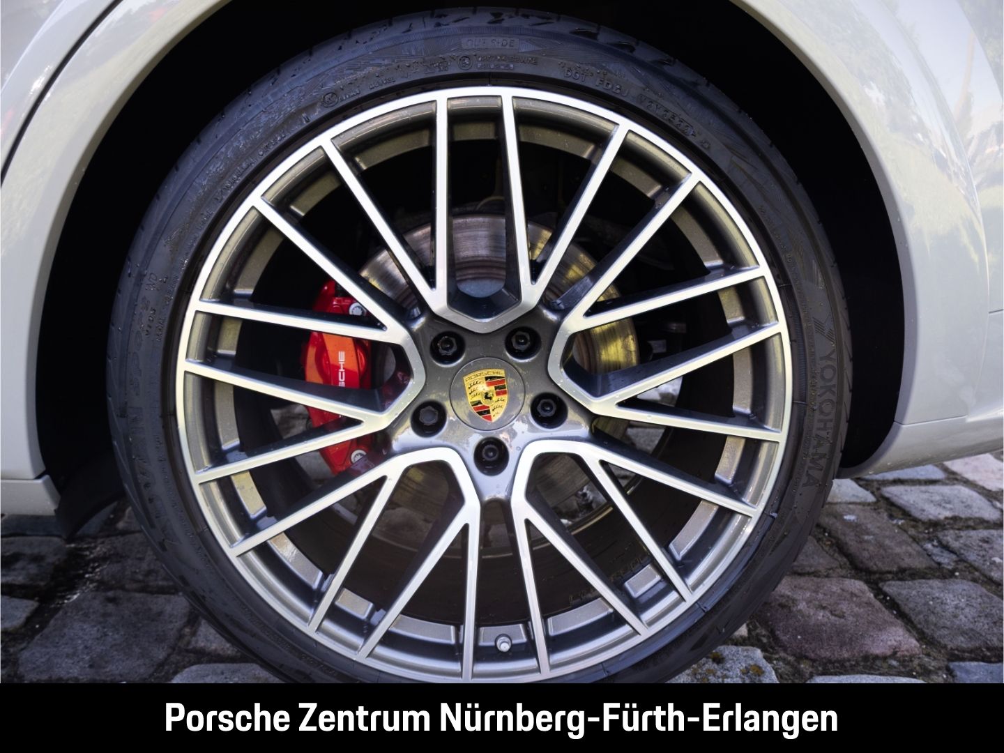 Porsche Cayenne GTS Coupe Luftfeder AHK Standheizung Hea