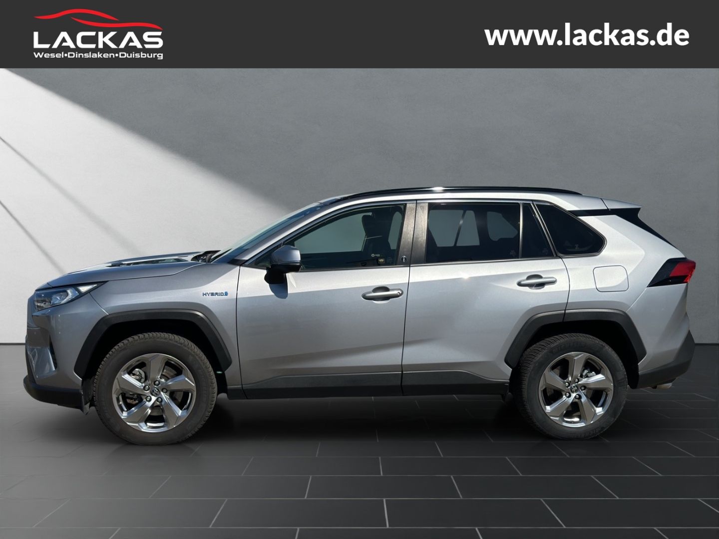 Toyota RAV 4 Hybrid 4x4 - Samsaru's Car Outlet