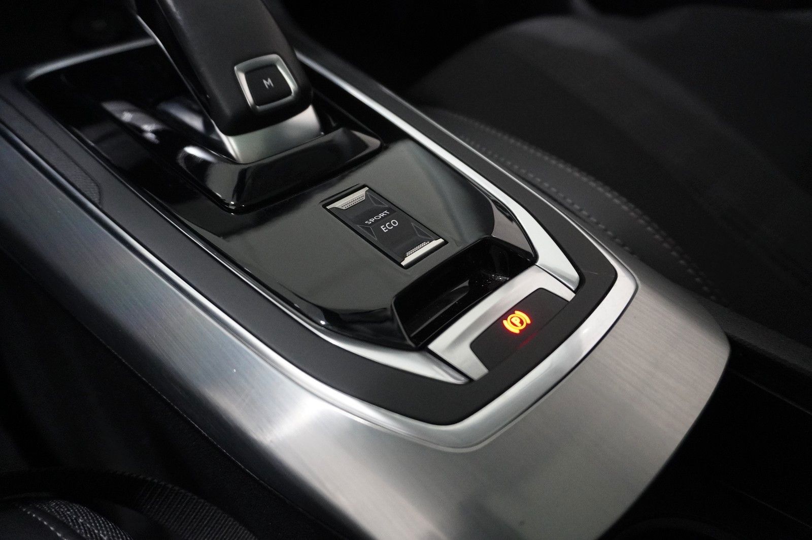 Peugeot 308 SW 1.5D ALLURE - Samsaru's Car Outlet