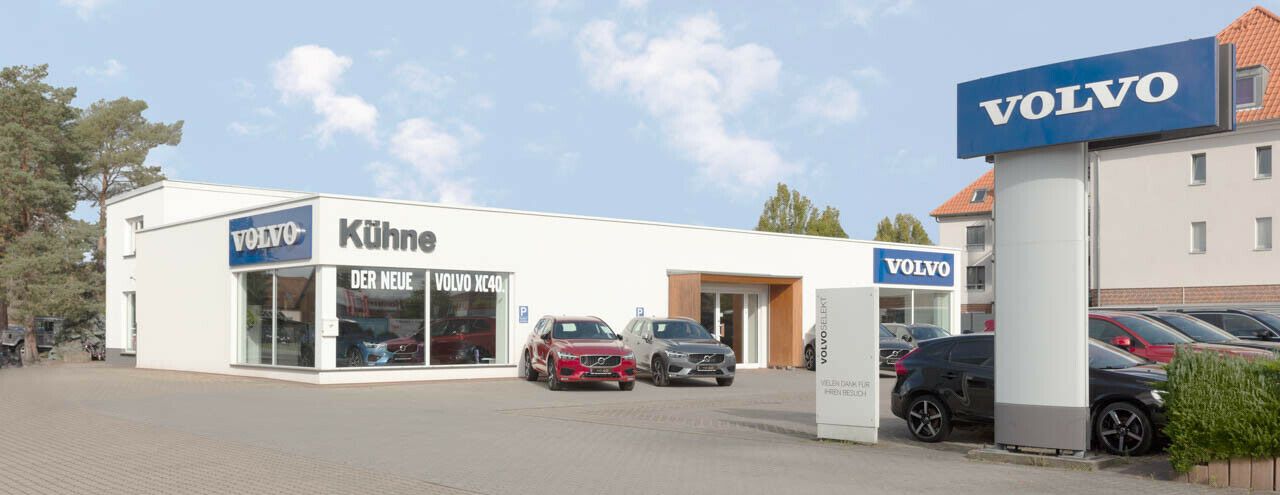 Volvo XC60 B4 Plus Dark 2WD - Samsaru's Car Outlet