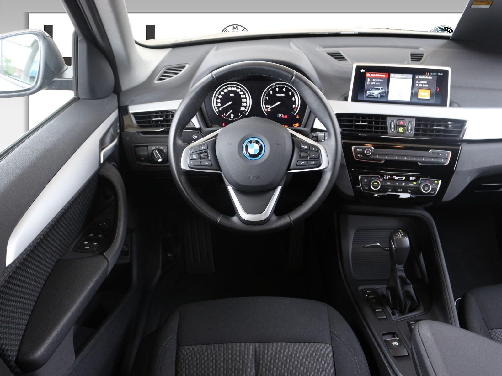 BMW X1 xDrive25e Advantage - Samsaru's Car Outlet