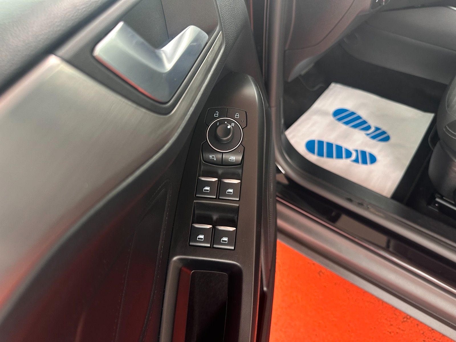 Ford Focus Lim. Titanium| Navi | LED | Assistenzpaket