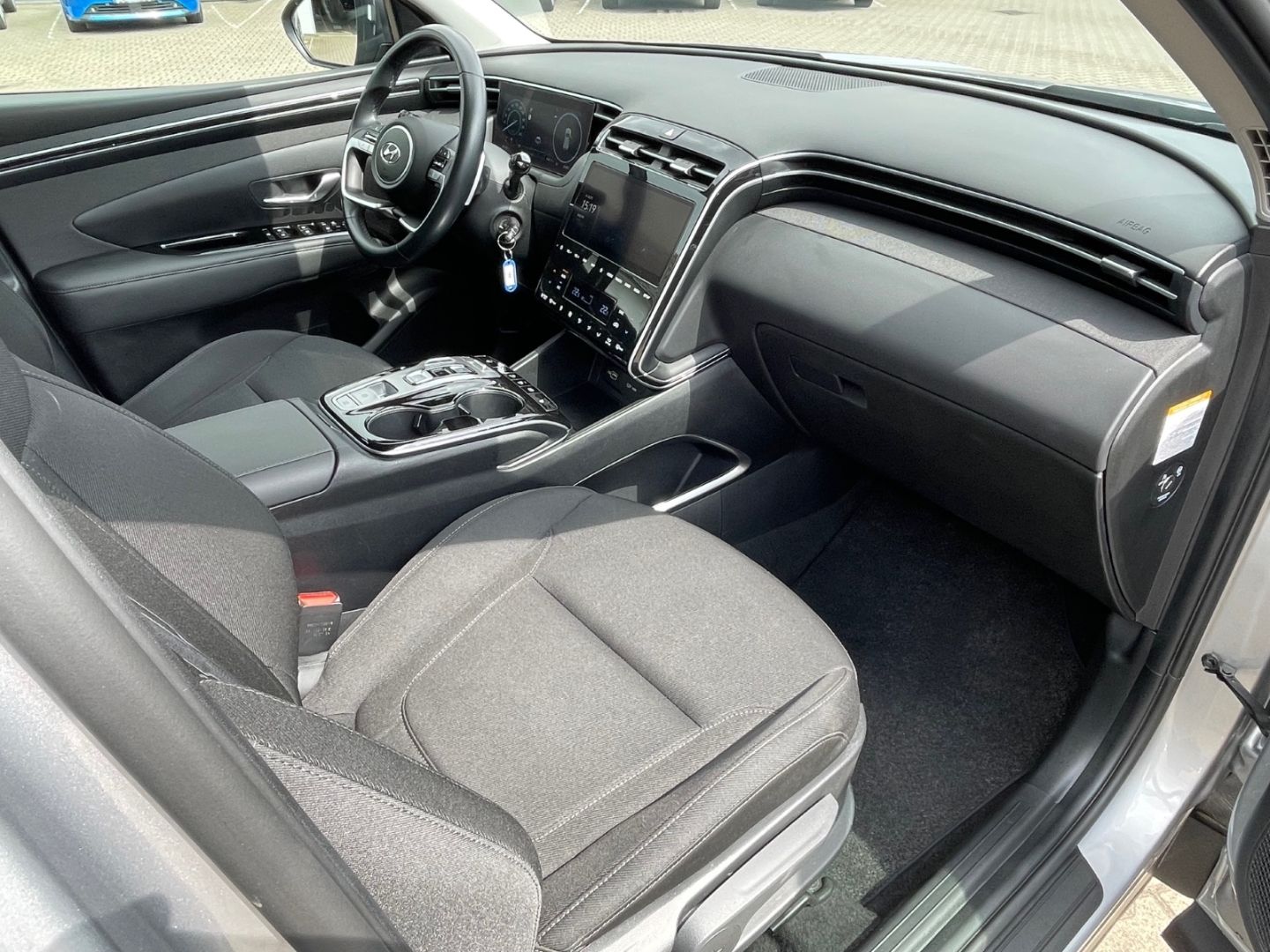 Hyundai Tucson Select Hybrid 2WD - Samsaru's Car Outlet