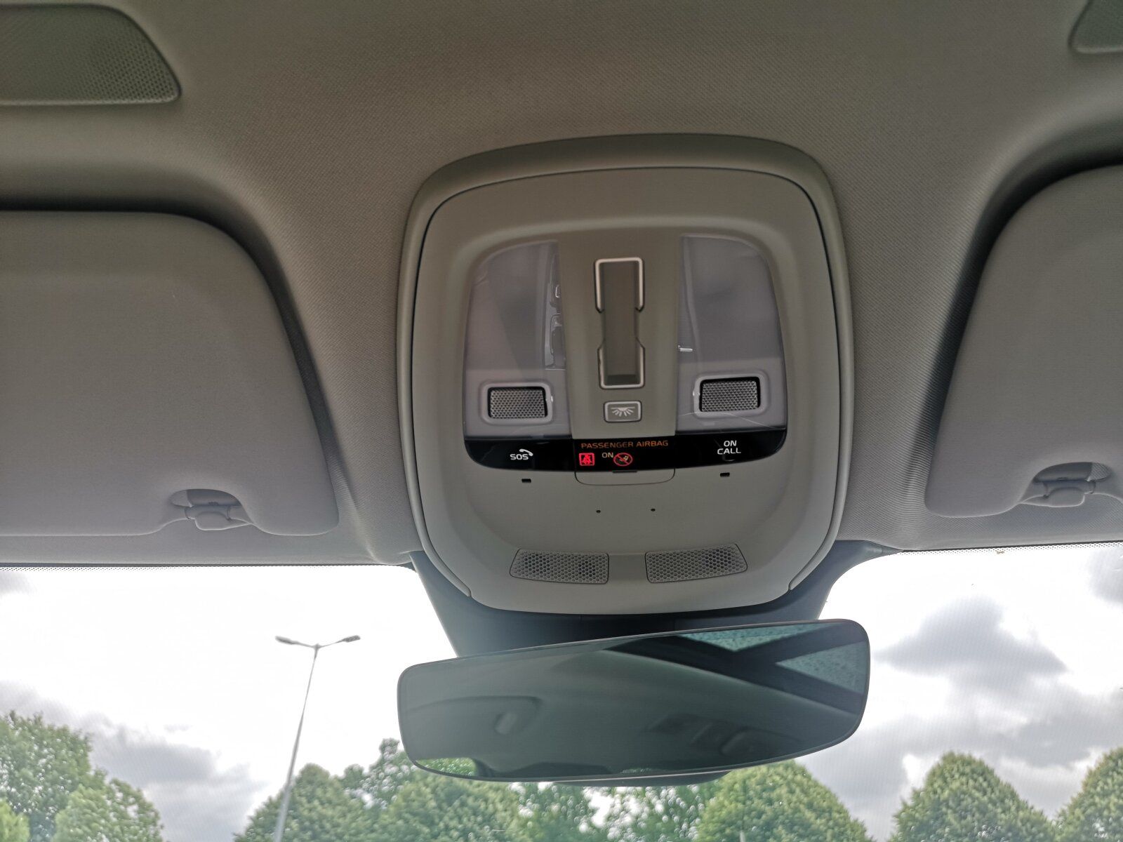 Volvo XC60 Recharge T6 Inscription - Samsaru's Car Outlet