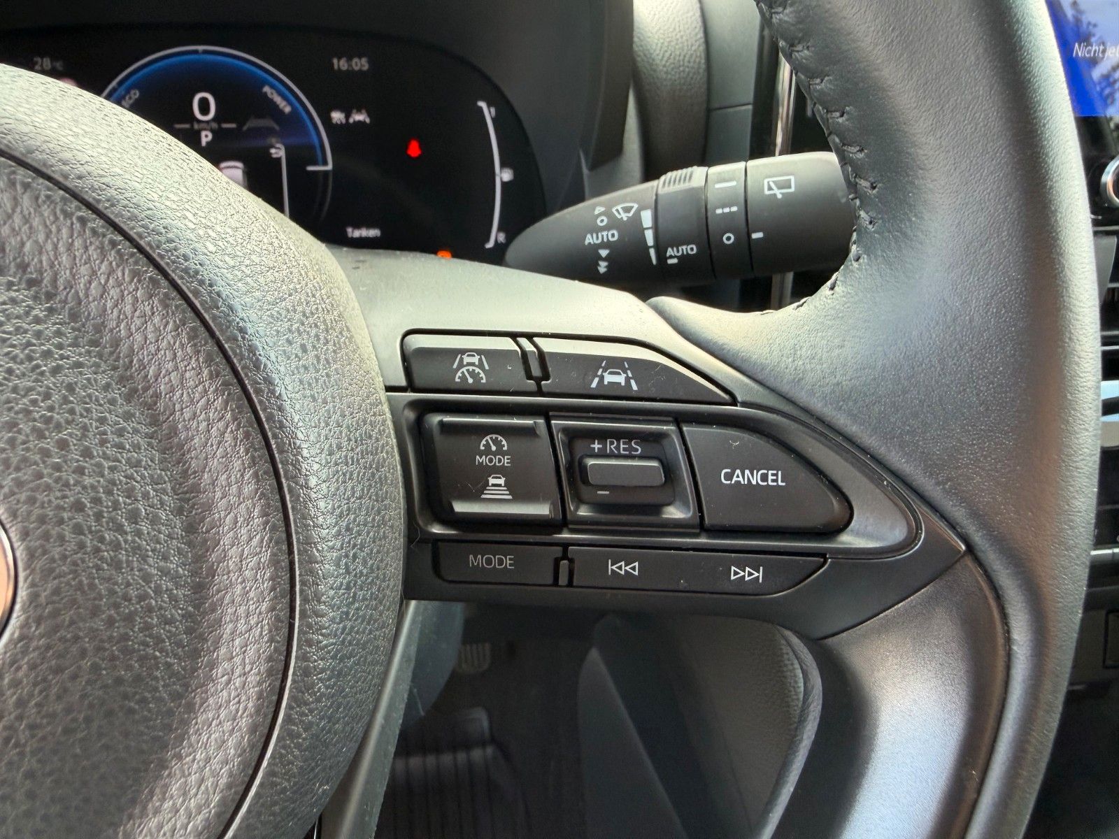Toyota Yaris Cross 1.5l Hybrid Style*SHZ,Navi,PDC v+h*