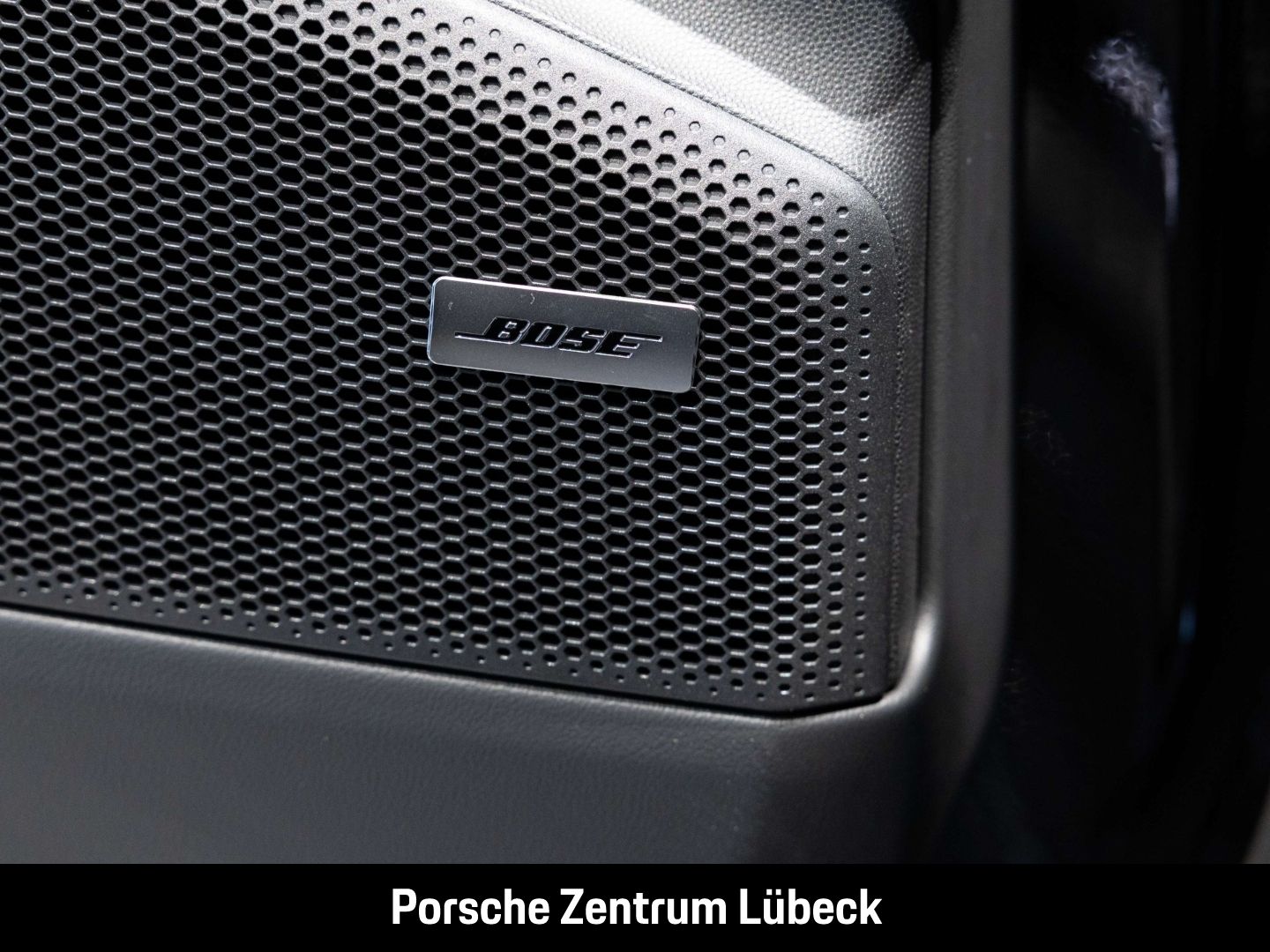 Porsche Macan - Samsaru's Car Outlet