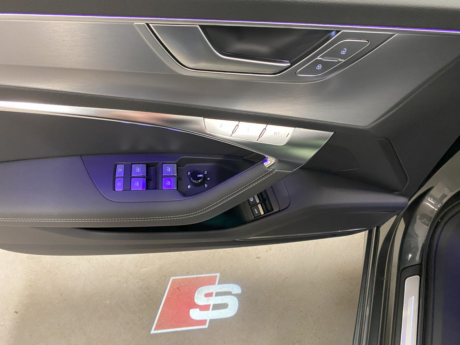Audi A6 Avant 55 TFSIe quattro S line - Samsaru's Car Outlet