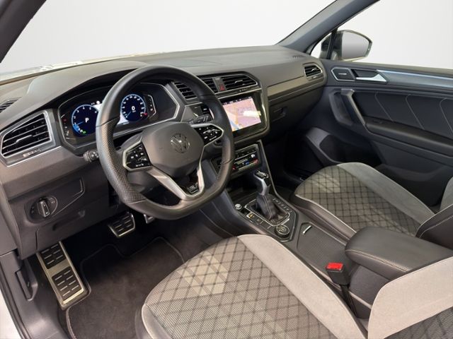 Volkswagen Tiguan 2.0TSI 4M R-Line Matrix/AHK/Pano/HK/20"