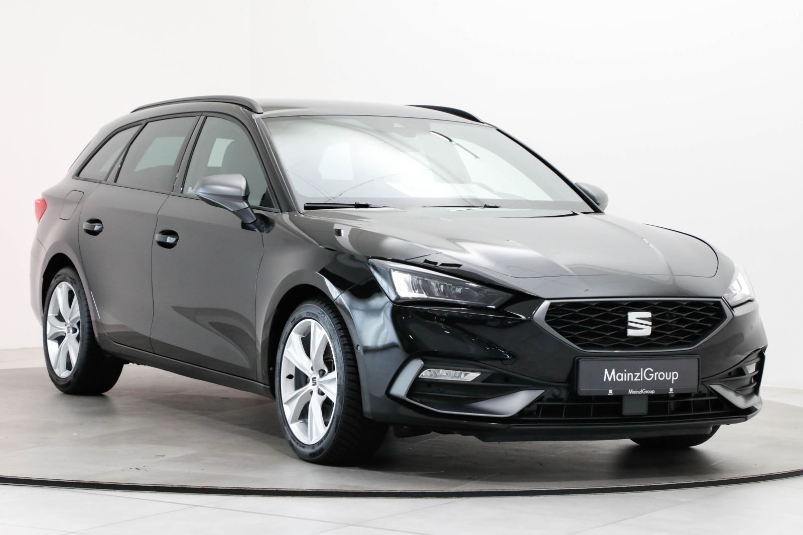 Seat Leon ST 2.0 TDI DSG FR AHK Navi Kamera ACC LED