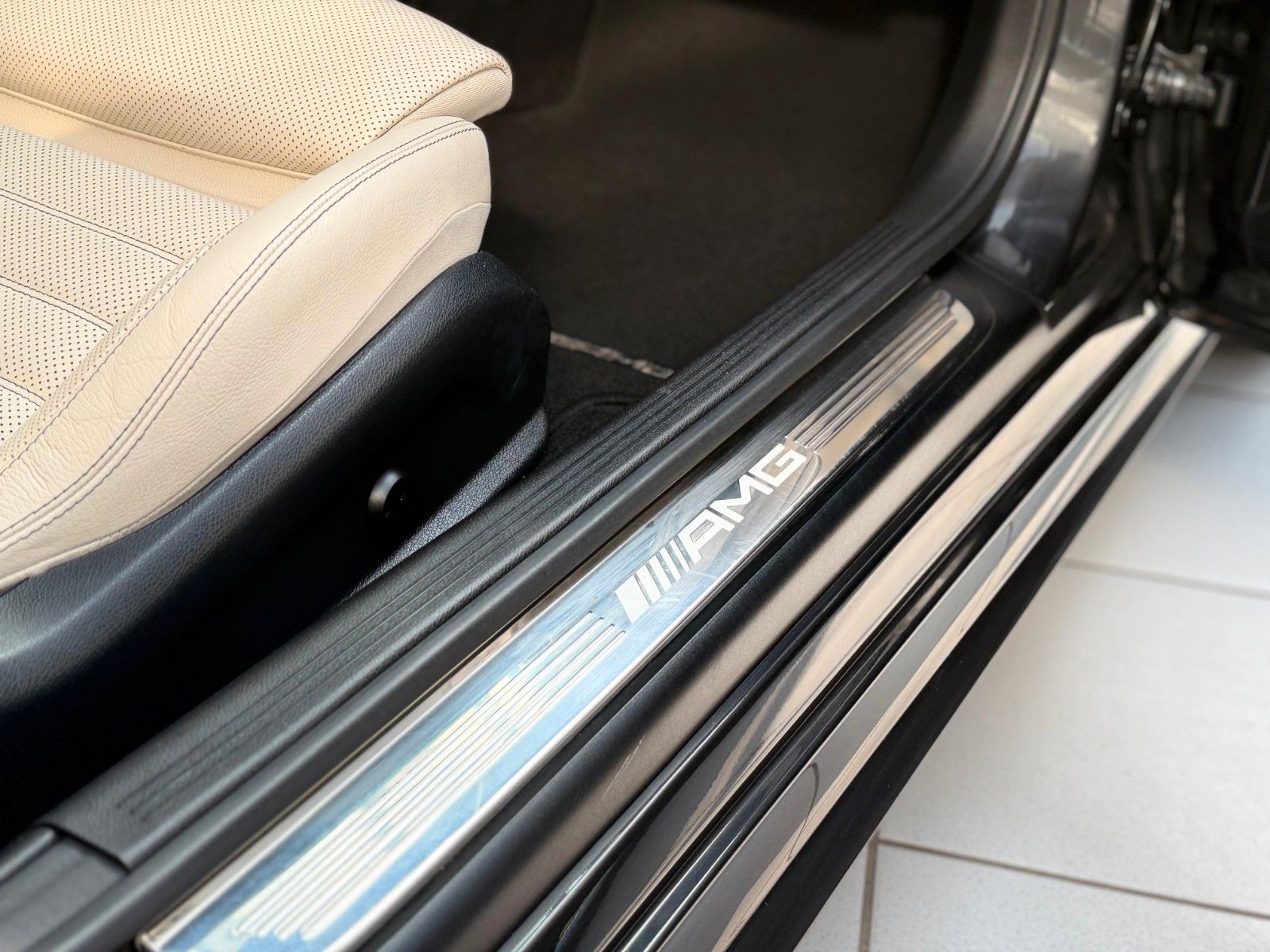 Mercedes-Benz C43 AMG 4M Cabrio - Samsaru's Car Outlet
