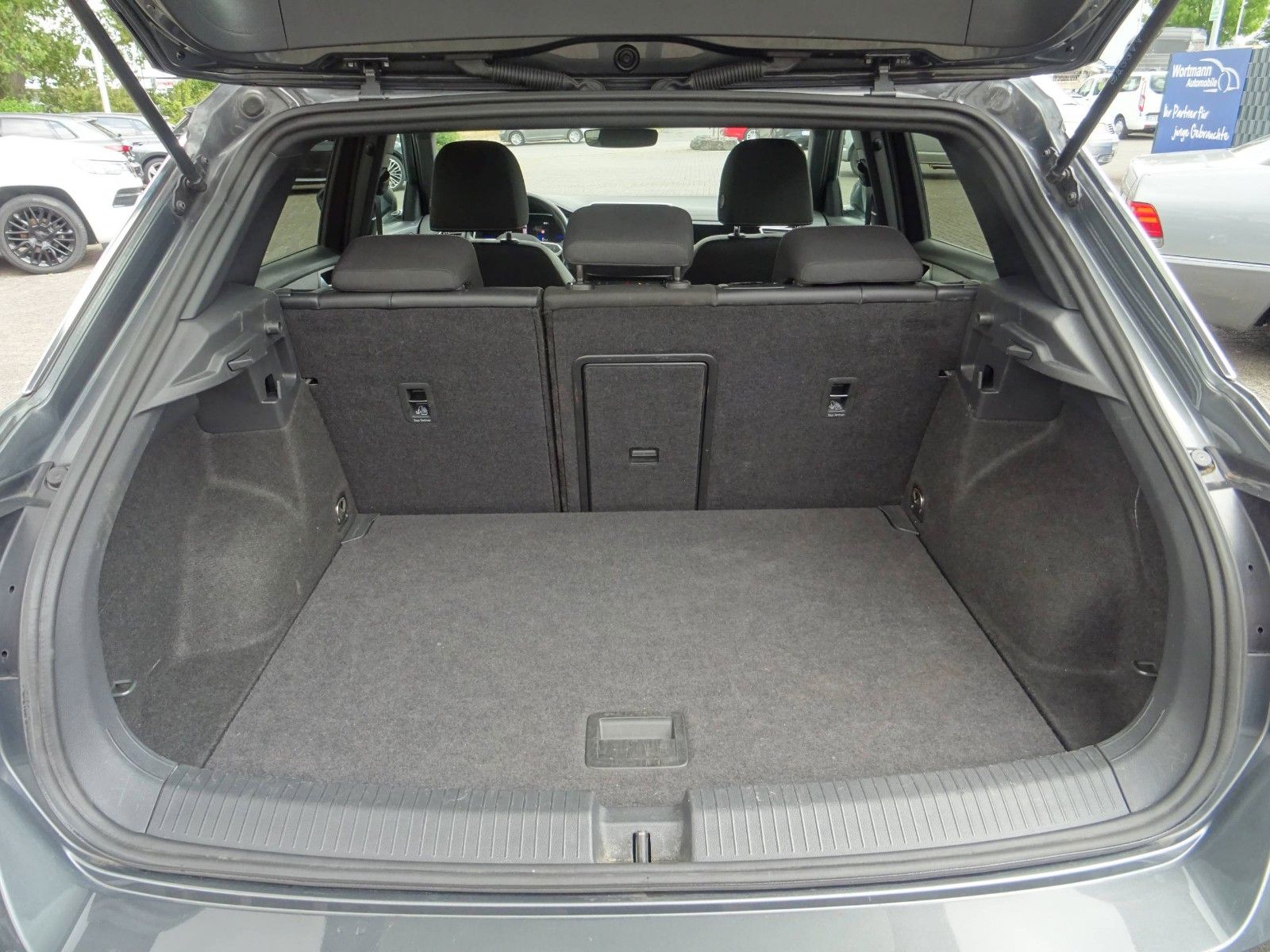 Volkswagen T-Roc R-Line - Samsaru's Car Outlet