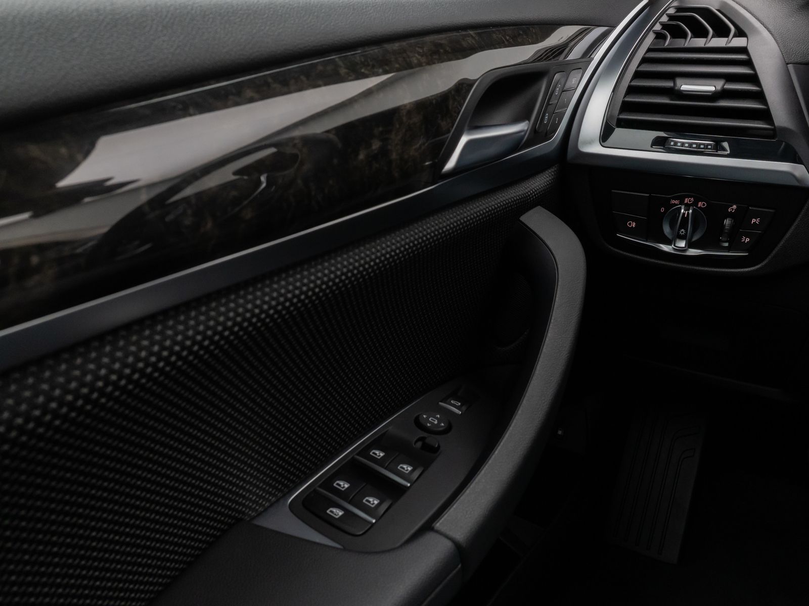 BMW X3 xD30e Kamera DAB HiFi Lenkrhzg Komfort Alarm