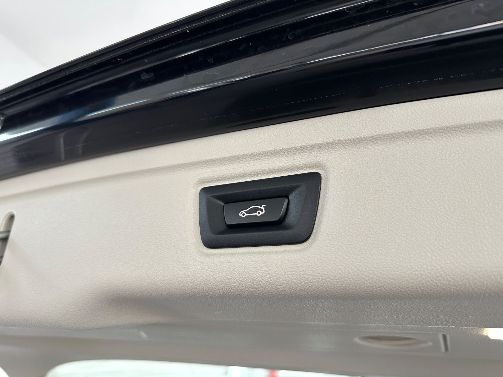 BMW 320 d Touring - Samsaru's Car Outlet