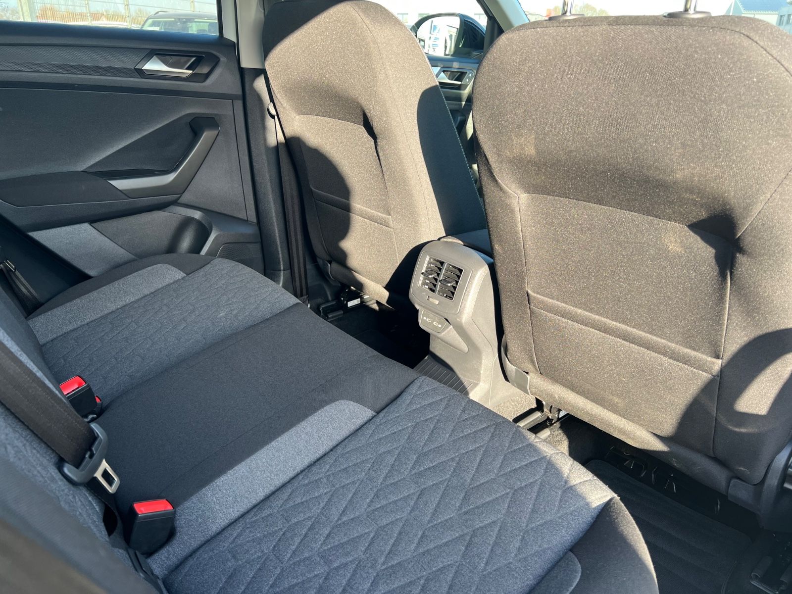 Volkswagen T-Roc 1.0 TSI Move - Samsaru's Car Outlet