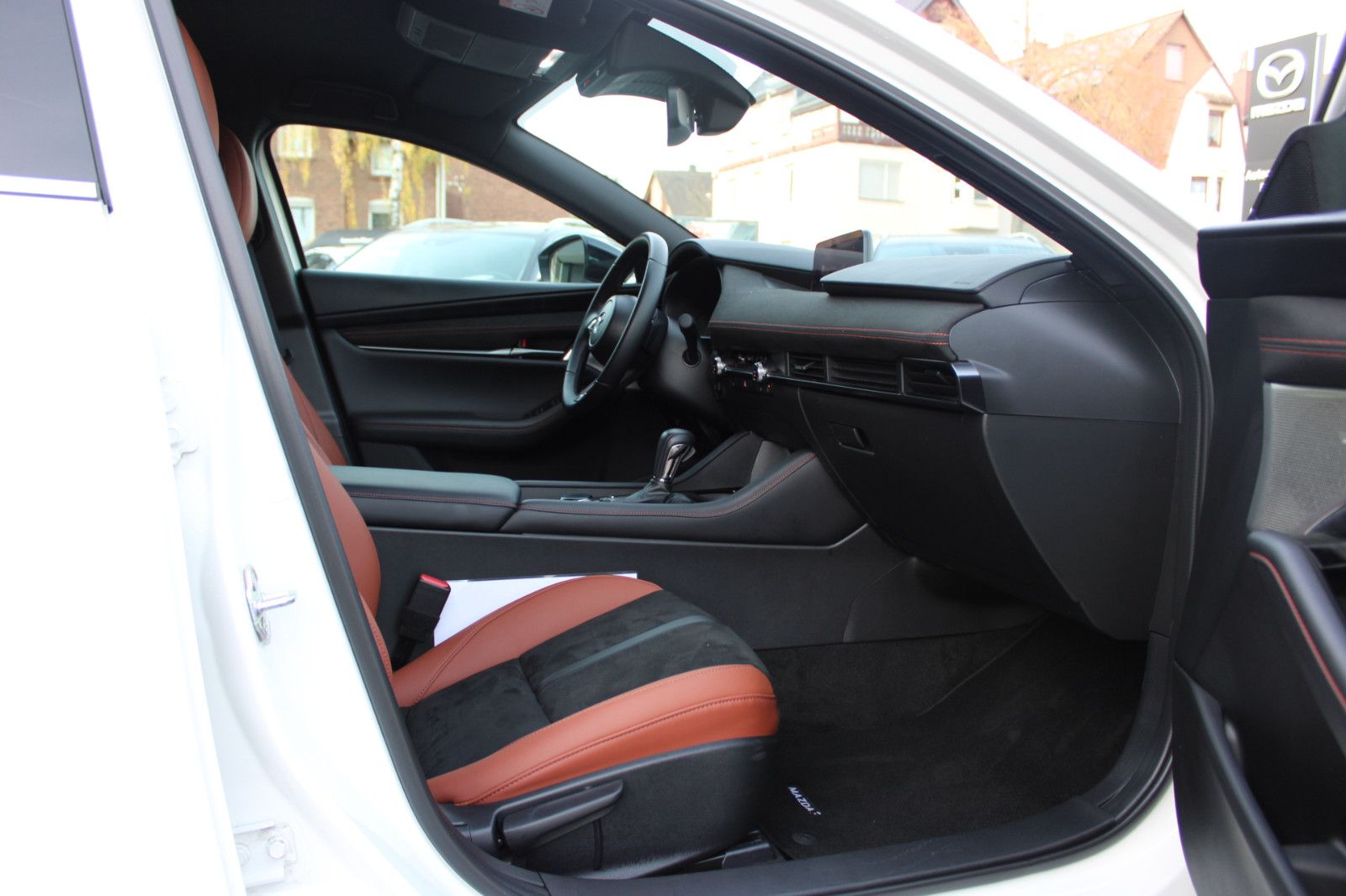 Mazda 3 e-SKYACTIV G Nagisa*BOSE*HUD*LED*KEYLESS*