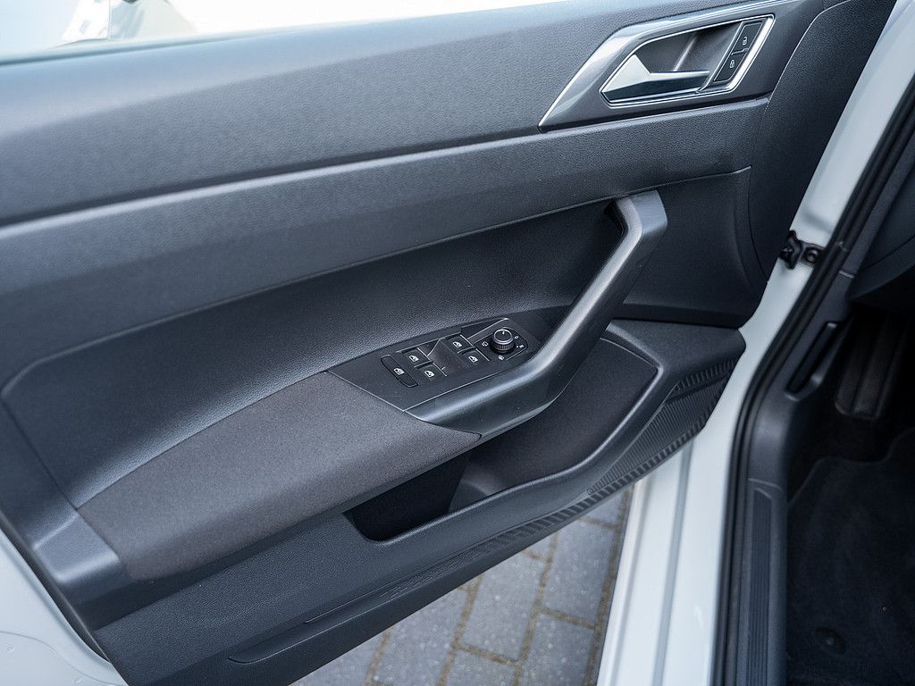 Volkswagen Polo 1.0 TSI Highline DSG - Samsaru's Car Outlet