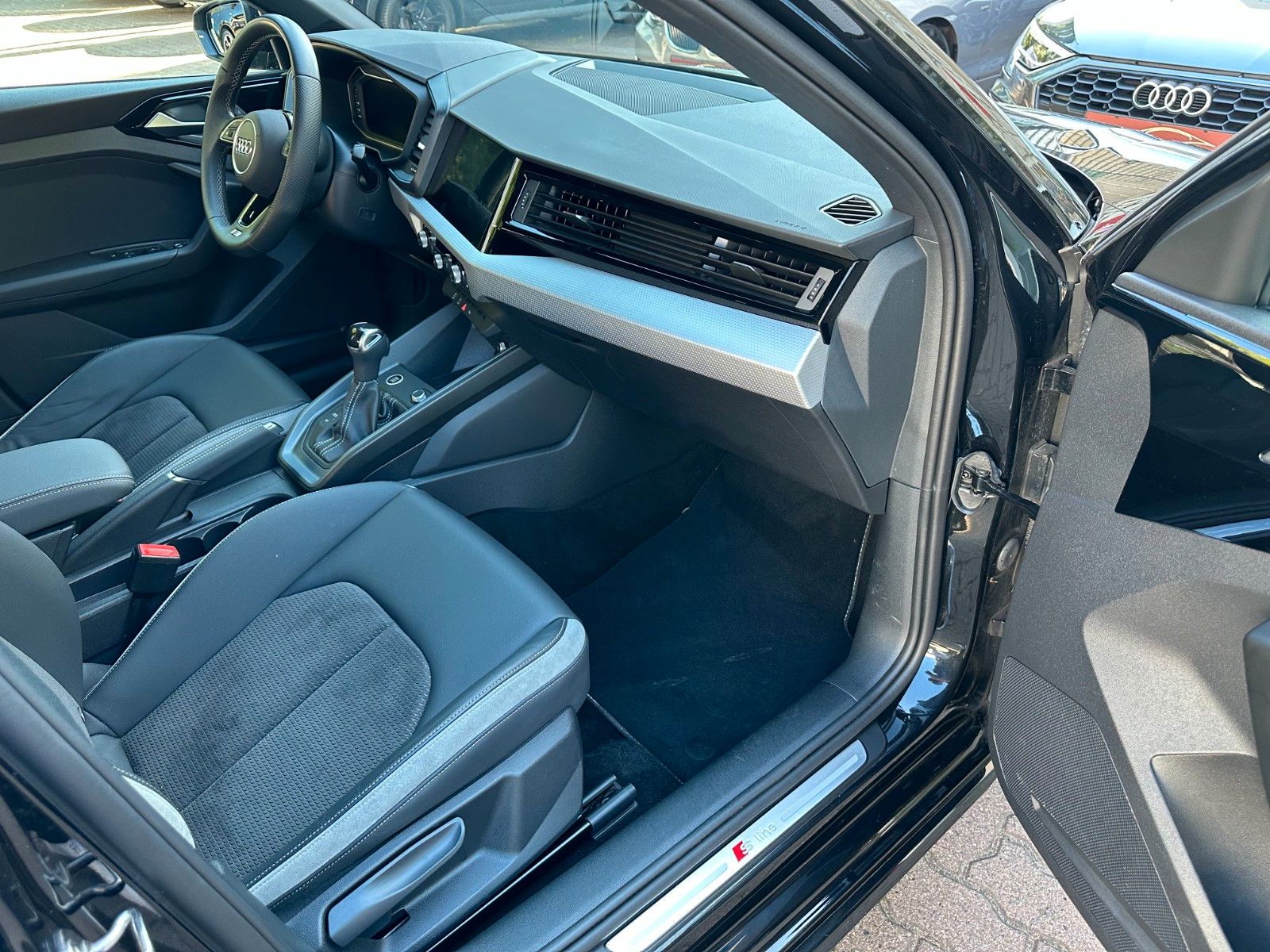 Audi A1 30 TFSI S line*LEDER*NAVI*SHZ*LED*MMI*APS+