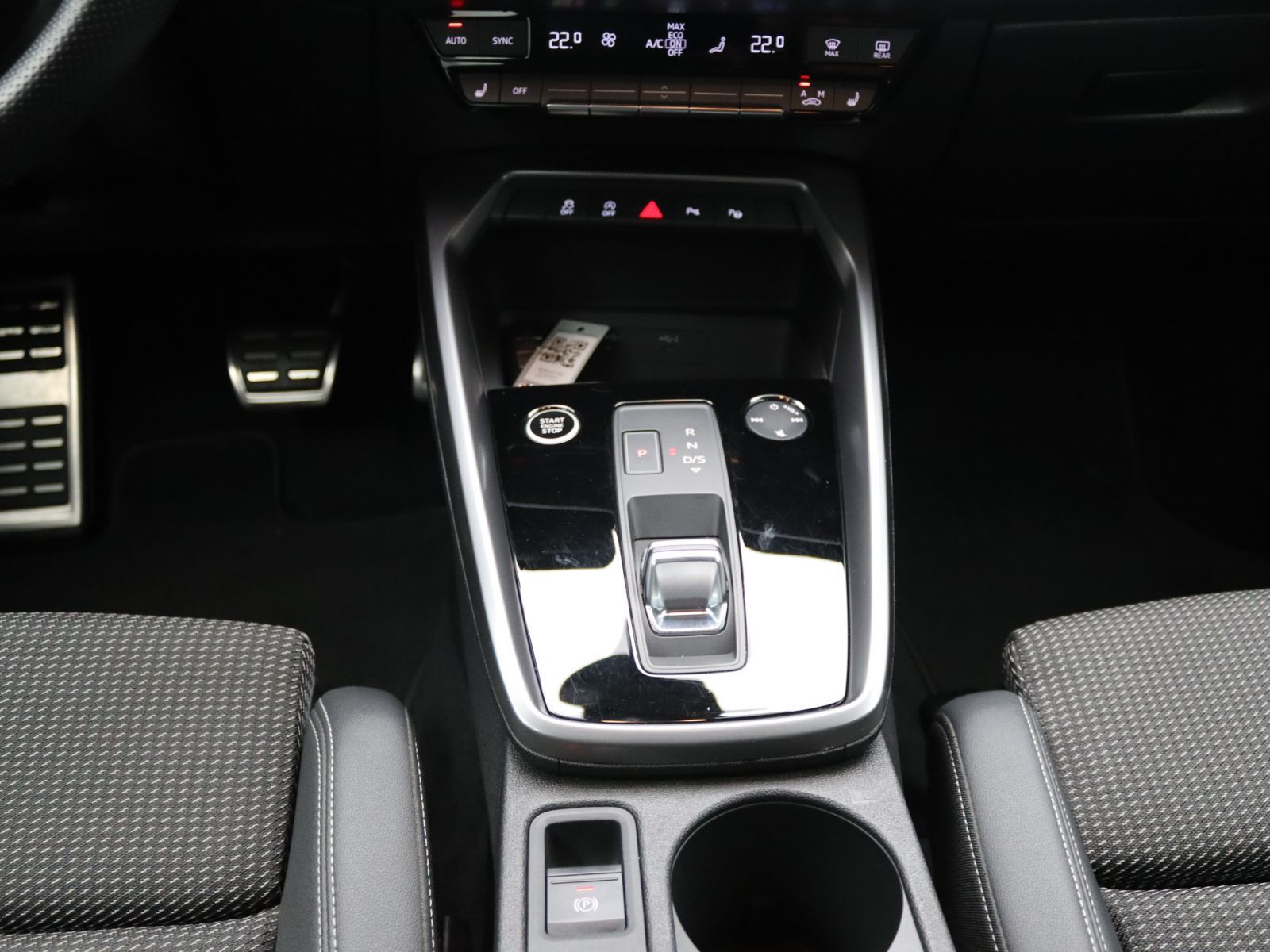 Audi A3 Sportback S-Line 30 TDI S-tronic / LED, RFK