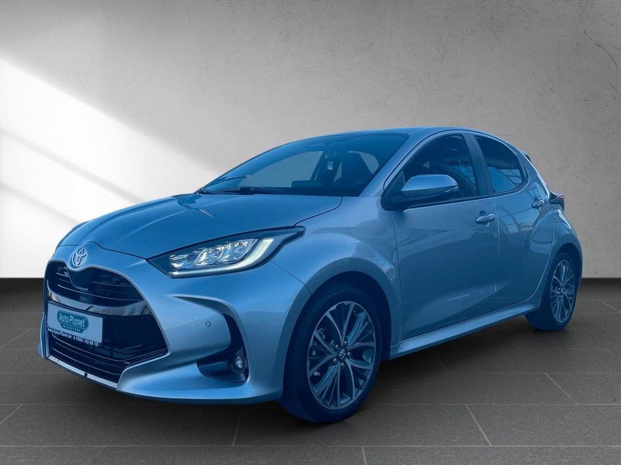 Toyota Yaris 1.5 Hybrid Style *2xPDC*ACC*BLIS*LED*NAV*