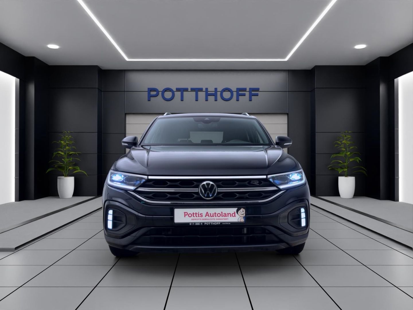 Volkswagen T-Roc 1.0 TSI R-LINE - Samsaru's Car Outlet