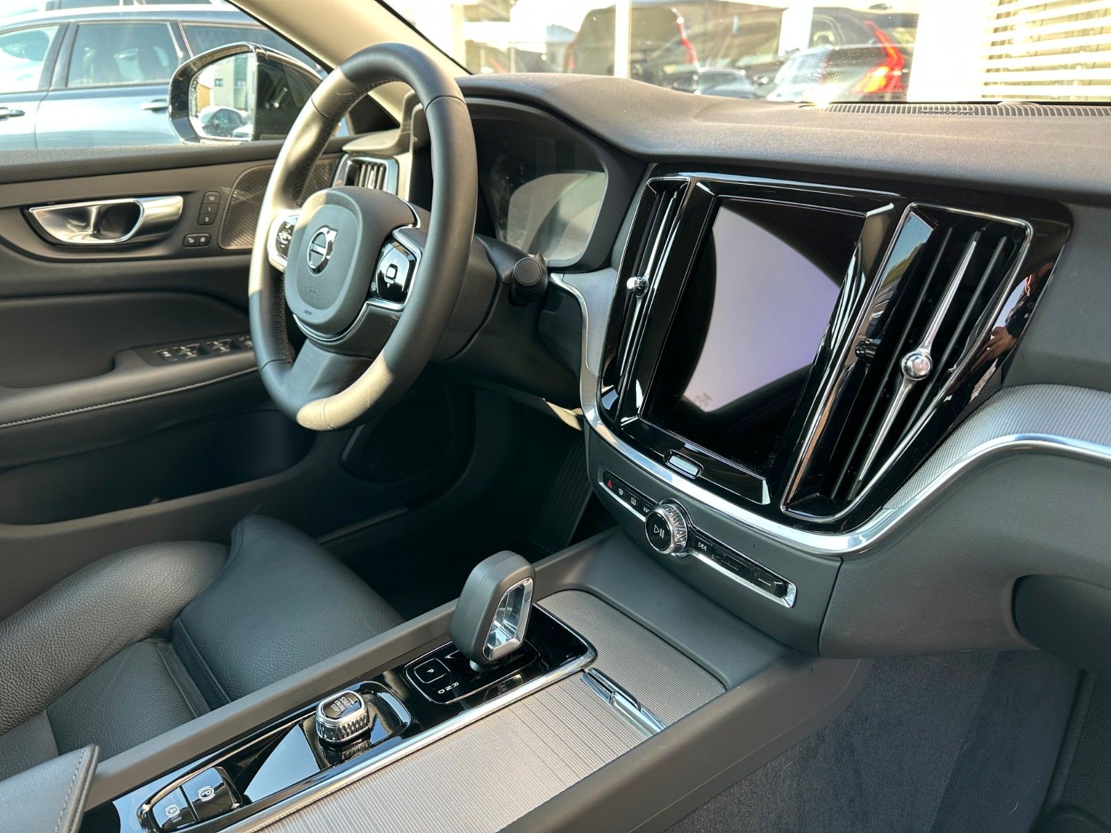 Volvo S60 B4 Plus Dark*Licht-P*Winter-P*19 Zoll*Harman