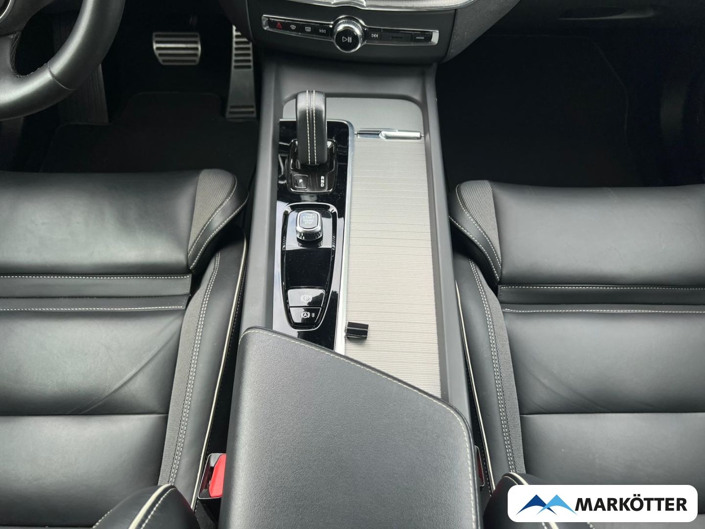 Volvo XC60 T8 AWD Recharge R-Design B&W/AHK/360CAM/PAN