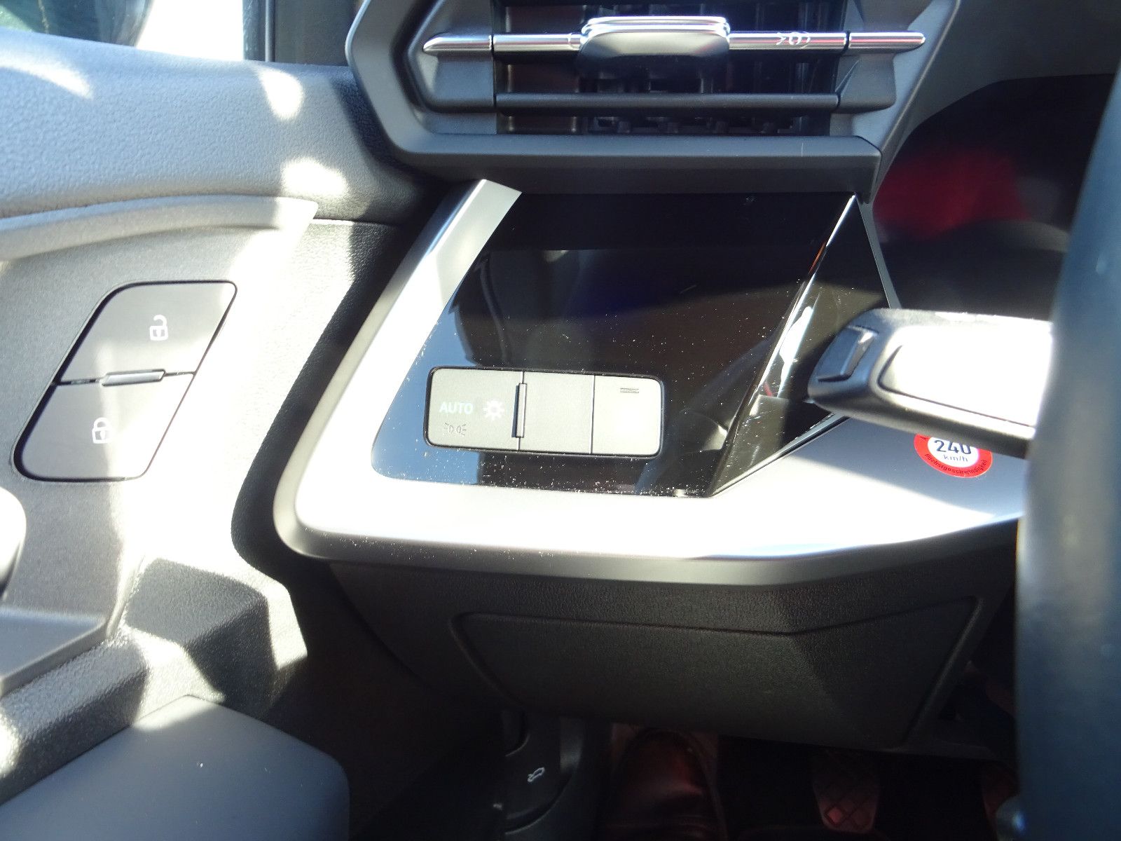 Audi A3 Sportback 30 TFSI S line - Samsaru's Car Outlet