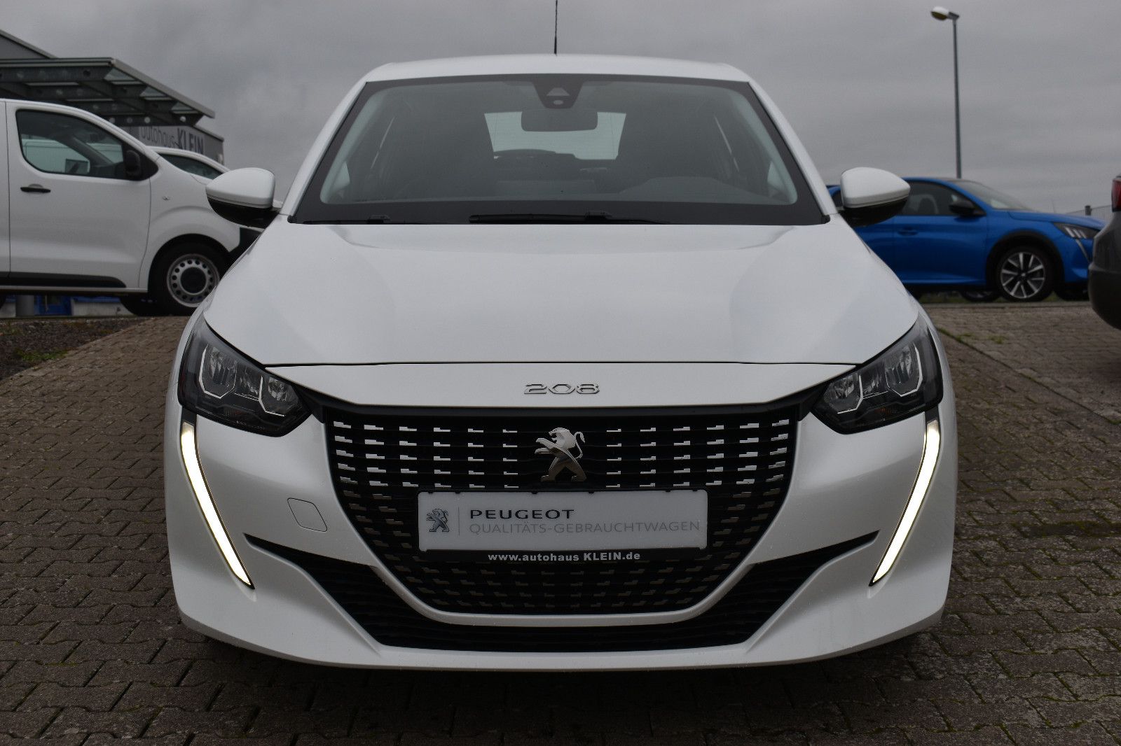 Peugeot 208 ActivePack 100 - Samsaru's Car Outlet