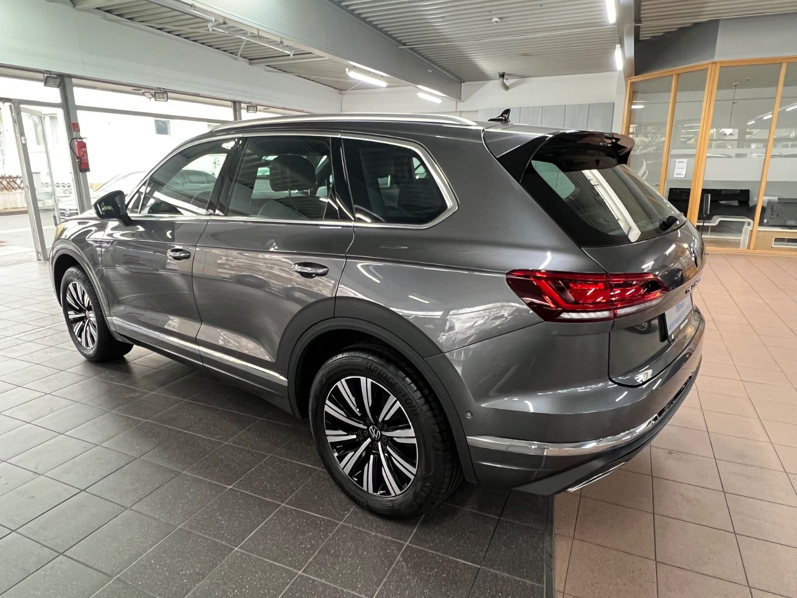 Volkswagen Touareg 3.0 TSI Elegance 4M HuD+VC+MEM+Puglia+19