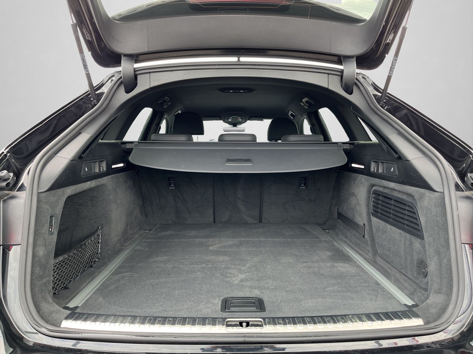 Audi A6 Avant S line 40 TDI S tronic - Samsaru's Car Outlet