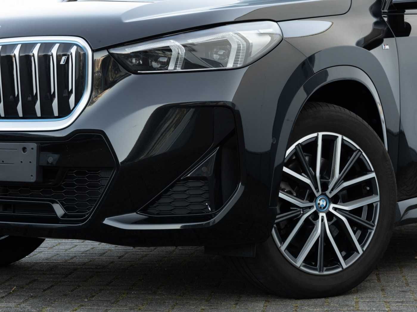 BMW iX1 xDrive30 M Sport - Samsaru's Car Outlet