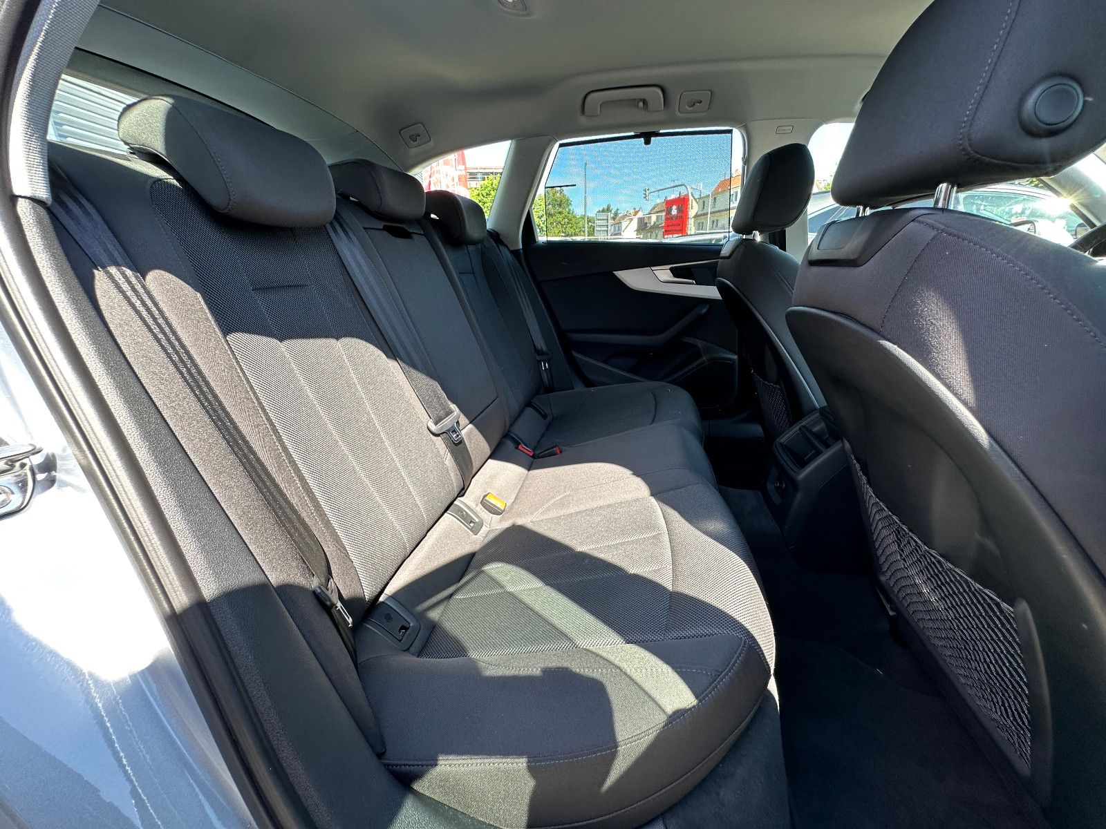 Audi A4 Av. 35TDI advanced - Samsaru's Car Outlet