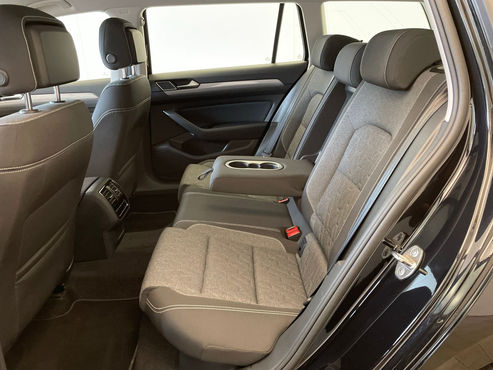 Volkswagen Passat Variant Business 2.0 TDI 4M DSG *IQ.Light
