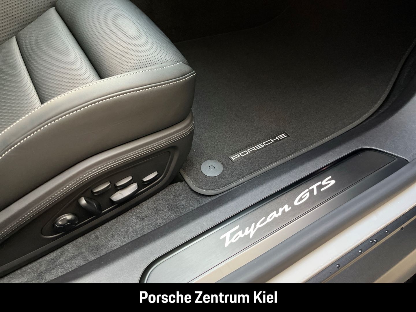 Porsche Taycan GTS HA-Lenkung InnoDrive Head-Up BOSE