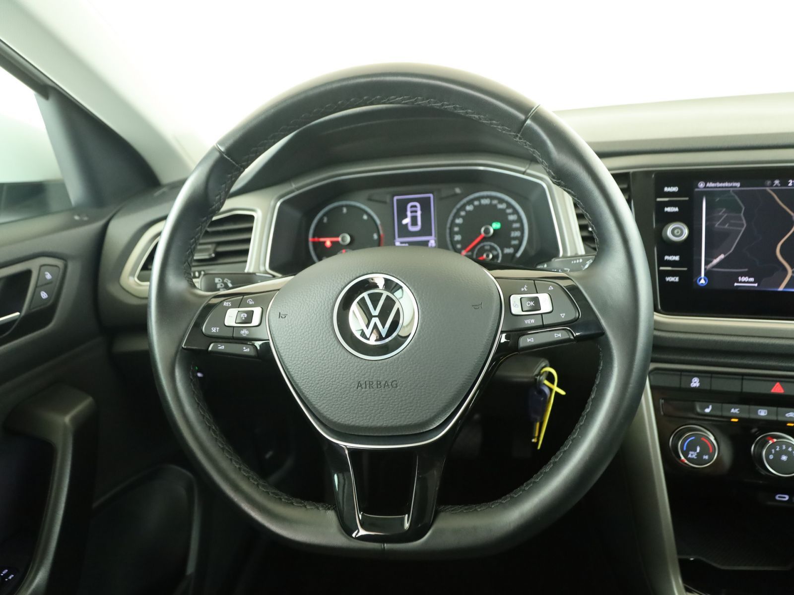 Volkswagen T-Roc 2.0 TDI Style - Samsaru's Car Outlet