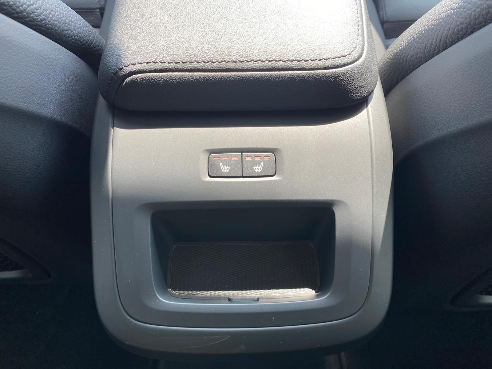 Volvo XC60 B4 AWD Plus Bright 20" 4xSHZ ACC LED STHZ