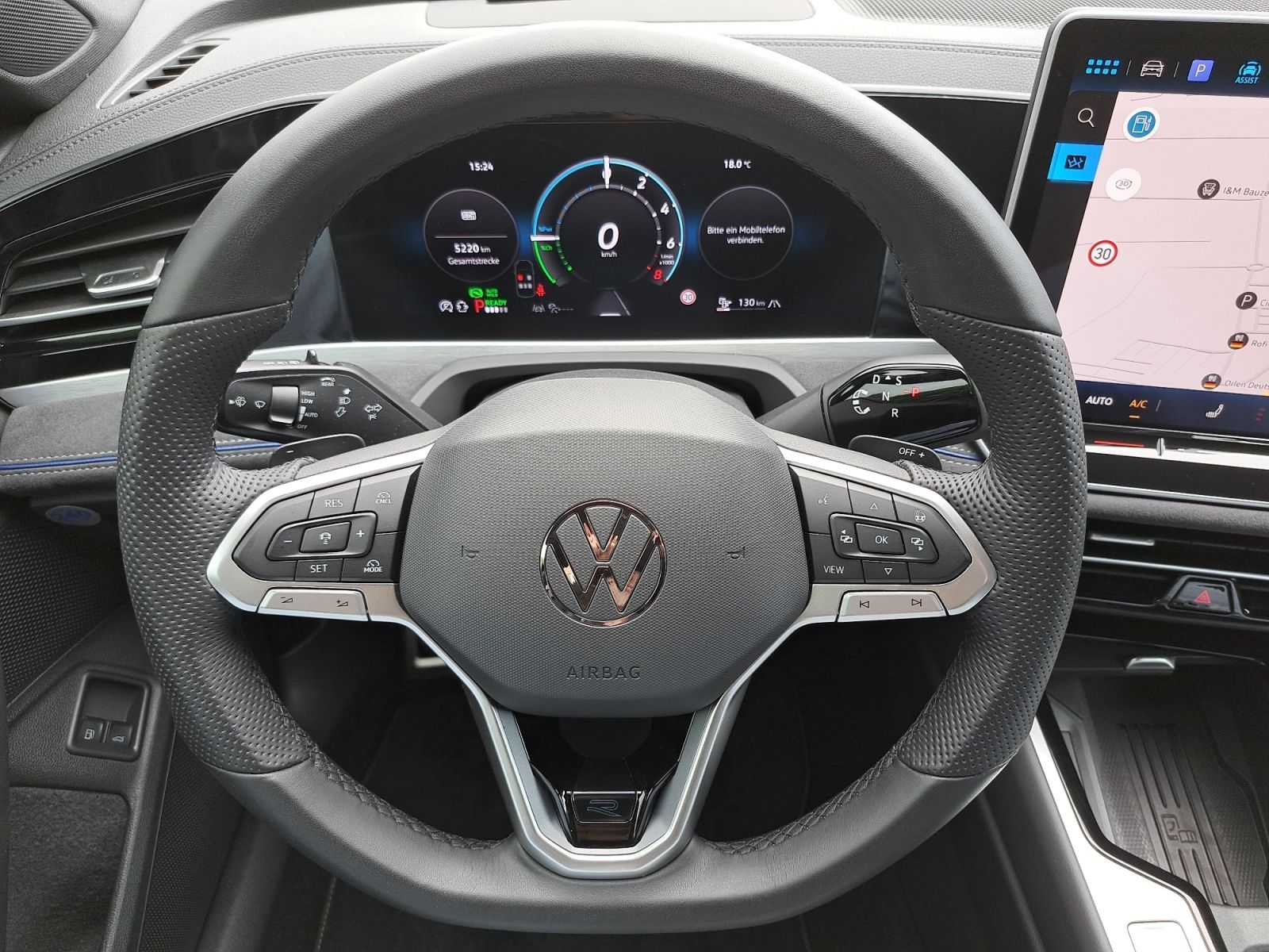 Volkswagen Passat Var. R-Line 1.5 eHybrid DSG AHK PANO 3,99