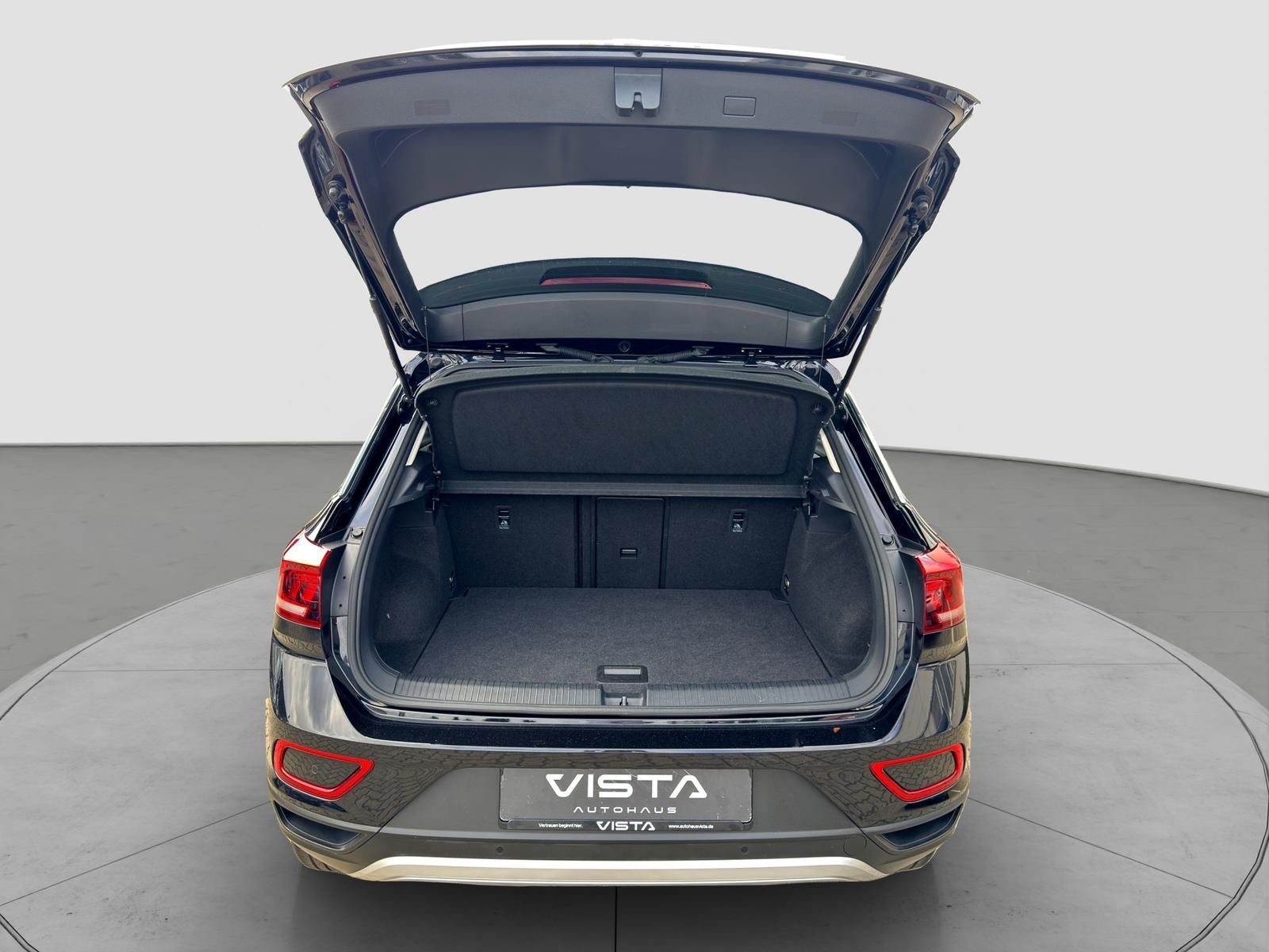 Volkswagen T-Roc Life 2.0 TDI - Samsaru's Car Outlet