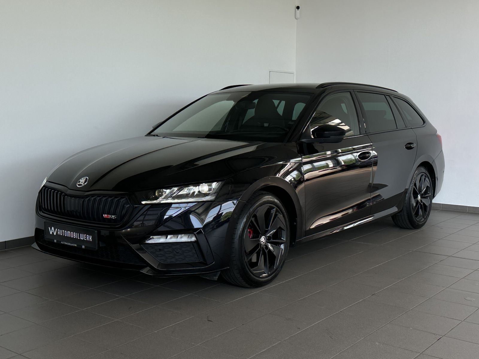 Skoda Octavia Combi RS 4x4 - Samsaru's Car Outlet